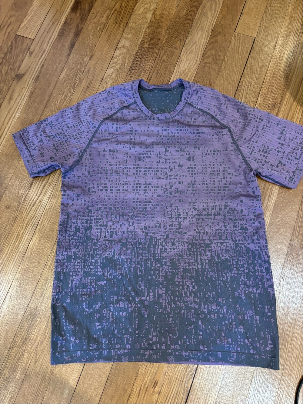 lululemon athletica Purple Gradient Pixel Short-Sleeve Tee size M